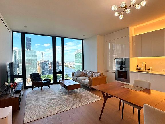 5th image of 695 1st Ave #39J
