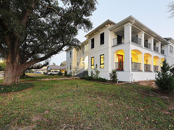 2nd image of 4839 Jason St