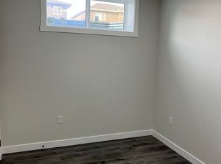 192 Creekstone Row SW, Calgary, AB T2X4Y5