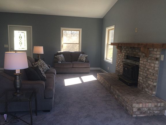 4th image of 3915 Woodside Dr