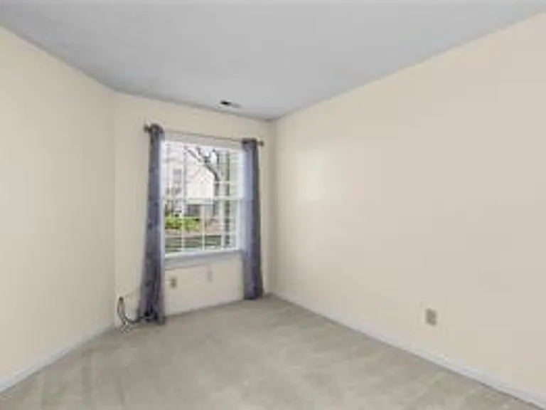 355 Lees Mill Dr — Photo 10