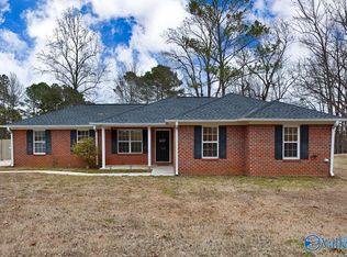 142 Ann Bradley Dr, Huntsville, AL 35811