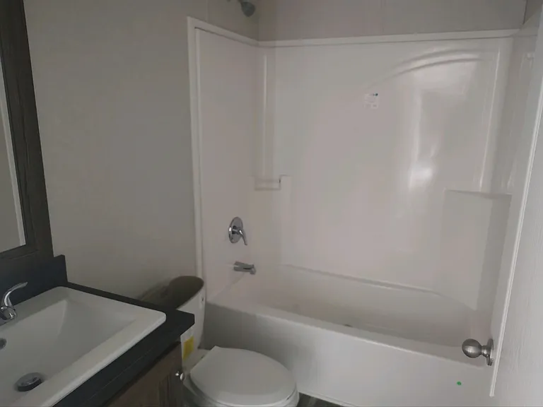 Avon Lakes Estates — Photo 38