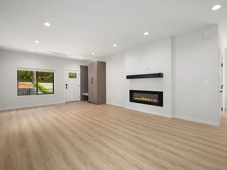 18545 Woodside Dr SE — Photo 16