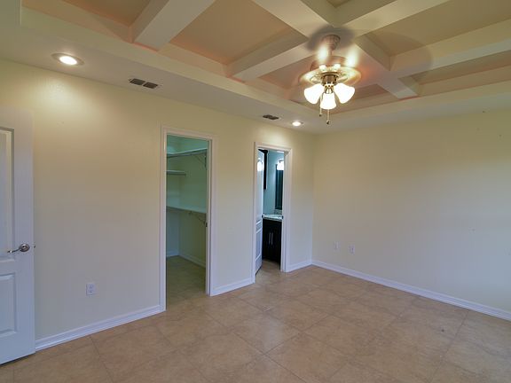 2nd image of 2904 Capri St