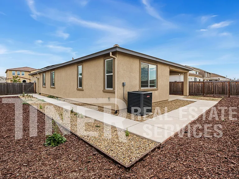 8112 Joecy Way — Photo 23