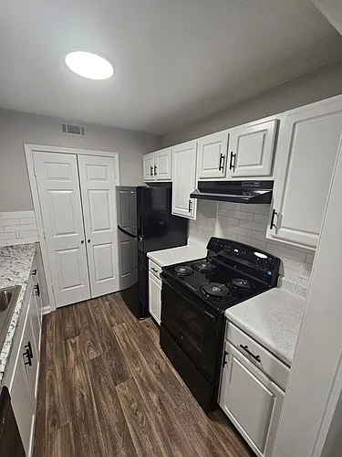 Chelsea Court Apartments Photo 1