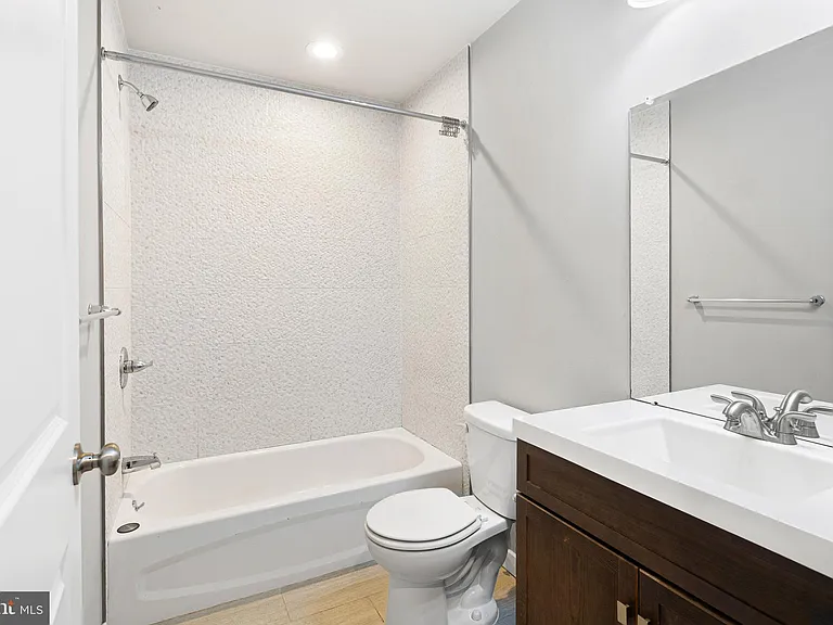 616 S 4th St #2R — Photo 10