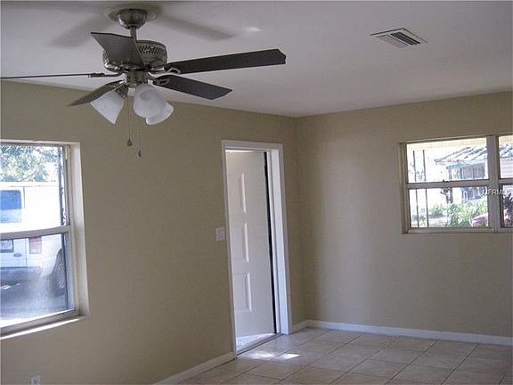 4th image of 1636 Crystal Lake Dr
