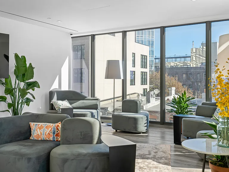 545 Vanderbilt Ave #3H — Photo 12