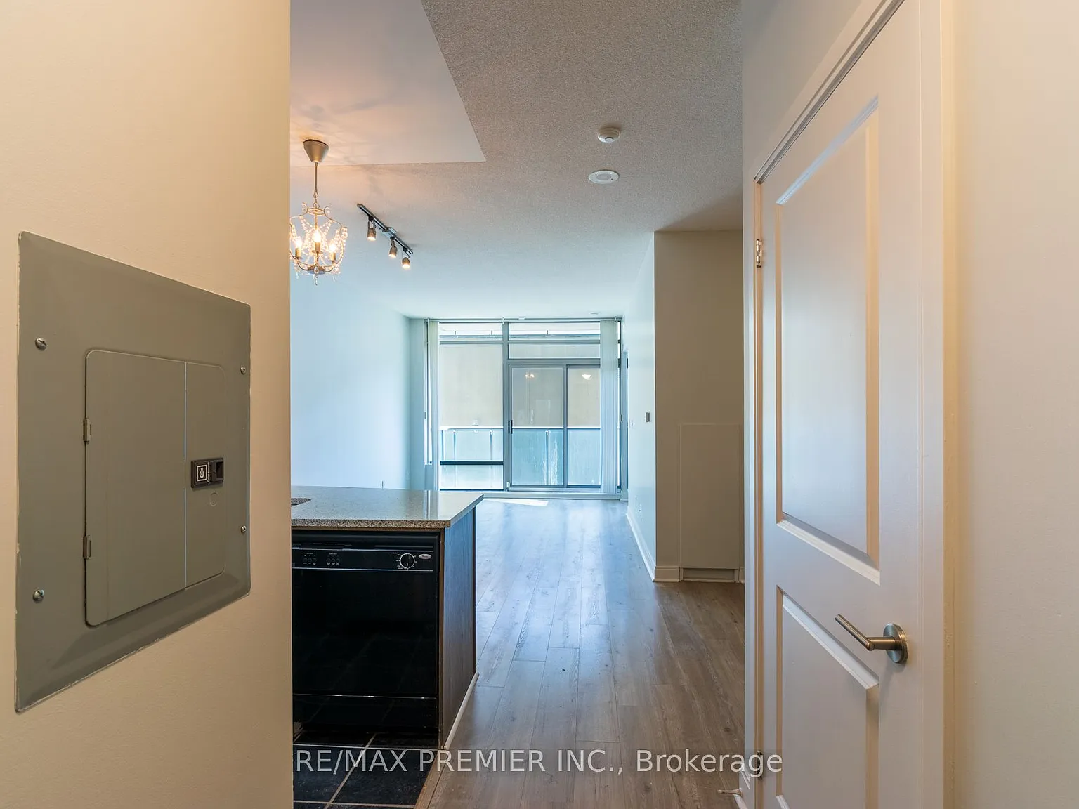 2 bed, $2,600 — Photo 2
