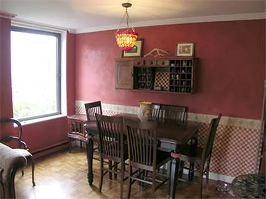 Sold by R New York | media 2