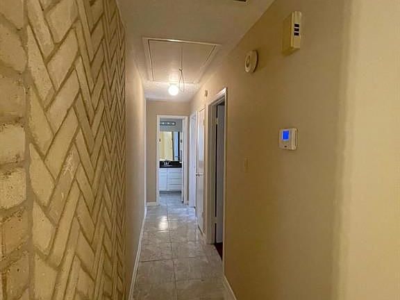 3rd image of 415 Oakdale Dr