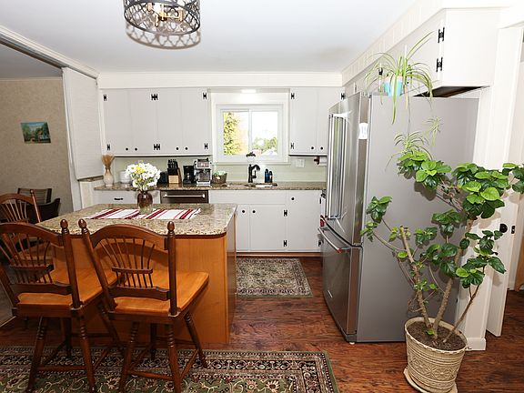 4th image of 27 Commonwealth Ave #2