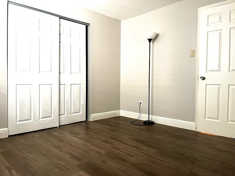 204 Crosswinds Dr — Photo 3