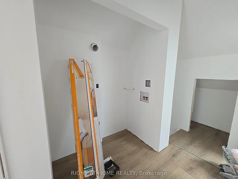 1103 Dufferin St #GARDEN — Photo 11