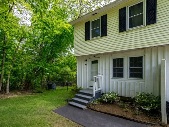 67 Tsienneto Road #L, Derry, NH 03038
