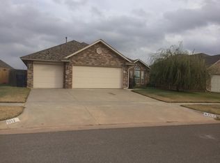 9112 Ians Pl, Moore, OK 73160