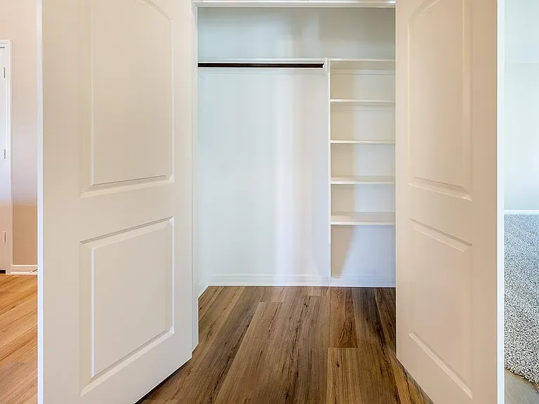 3317 Rolling View Ct — Photo 14