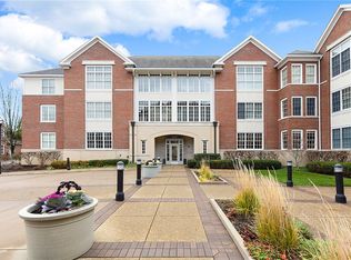 1219 Crescent Pl APT 1D, Pittsburgh, PA 15217