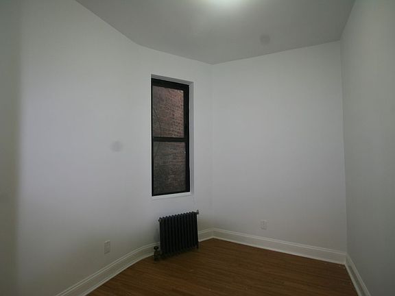 4th image of 1067 Park Ave APT 4C