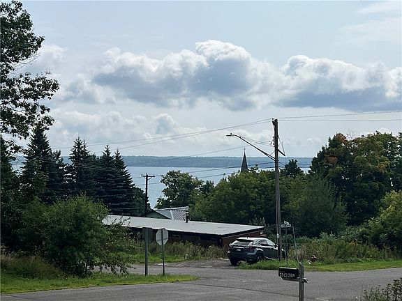 5th image of 401 N 2nd Street