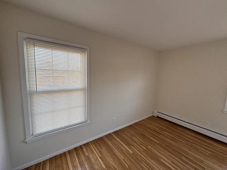 249 N Middletown Rd — Photo 3
