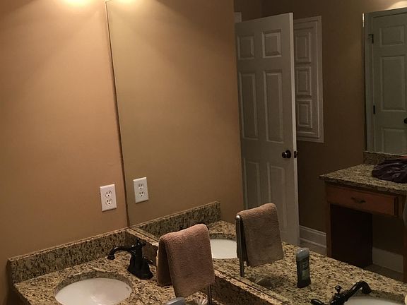 5th image of 514 N Donahue Dr