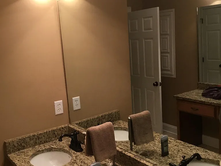 514 N Donahue Dr — Photo 5
