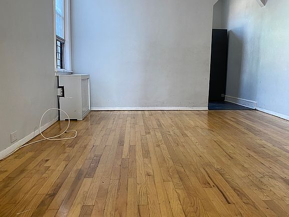 4th image of 2730 Cruger Ave Floor 2
