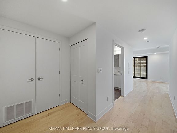 5th image of 180 George St #606