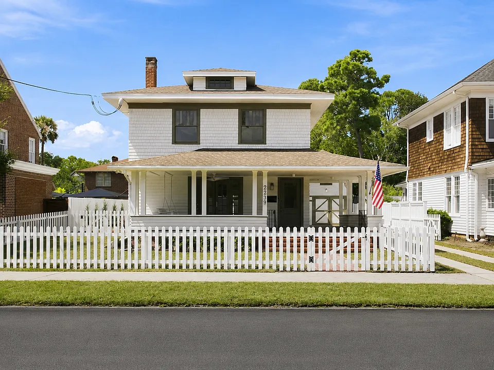 2239 Saint Johns Ave
