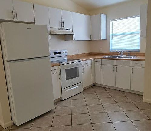 5th image of 8365 Omaha Cir
