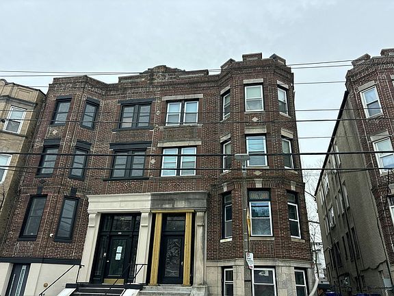 3rd image of 103 Townsend St