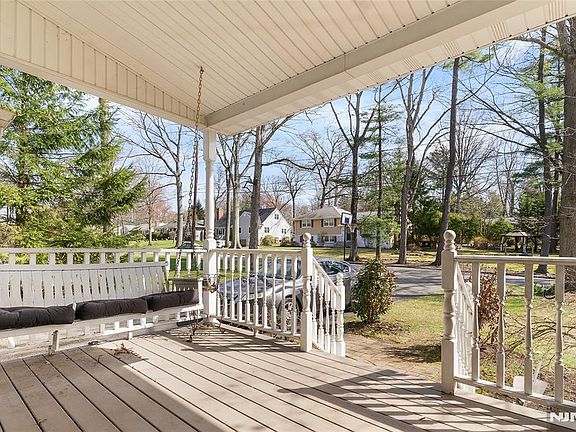 3rd image of 107 Buckingham Dr