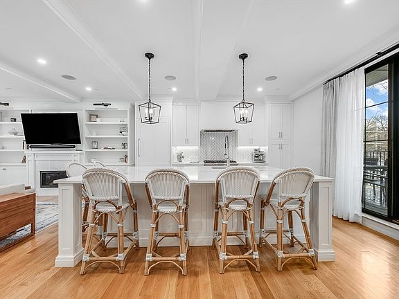 2nd image of 799 E 3rd St Floor 2