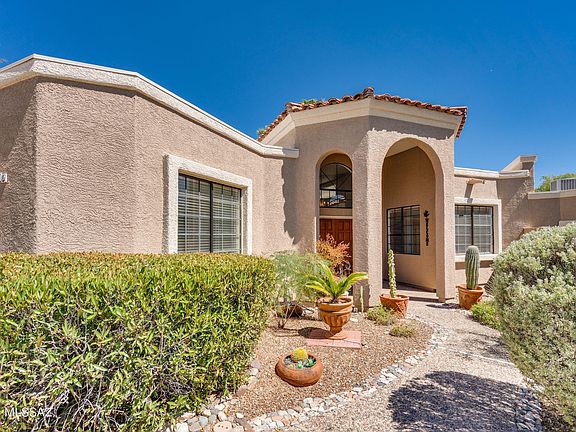 3rd image of 3530 N Country Club Vista Pl