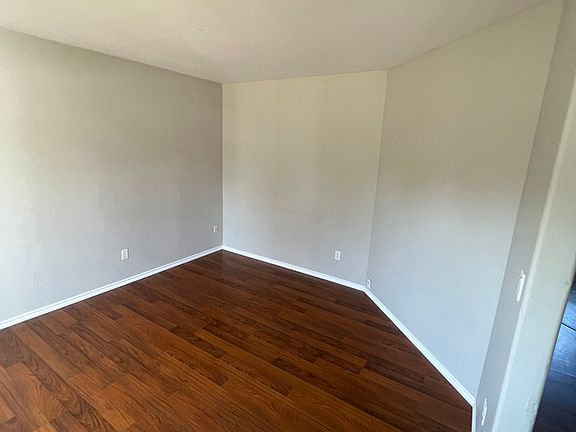 5th image of 6021 Thornbury Dr SE
