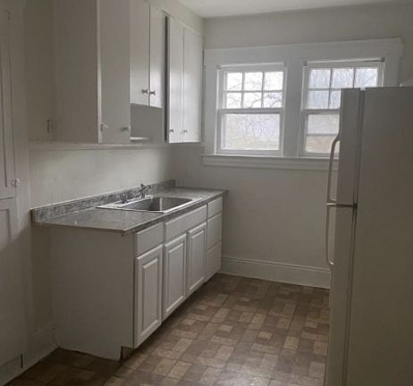 3rd image of 49 Peachtree Rd