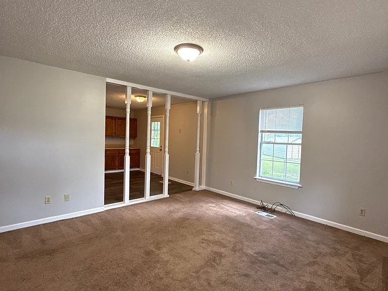114 Tuxedo Dr — Photo 6