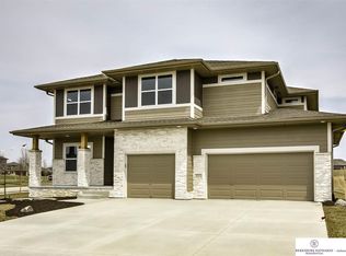 18355 Schofield Dr, Omaha, NE 68136