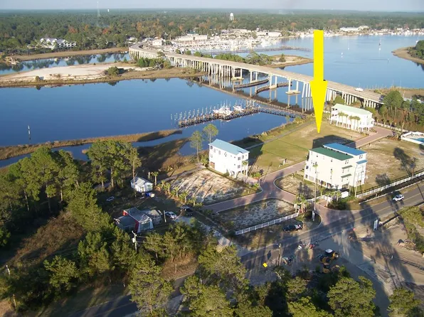 125 Anglers Harbor Ln, Carrabelle, FL 32322