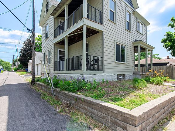 3rd image of 286 Prior Ave N #1