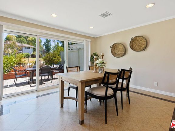 5th image of 32049 Waterside Ln