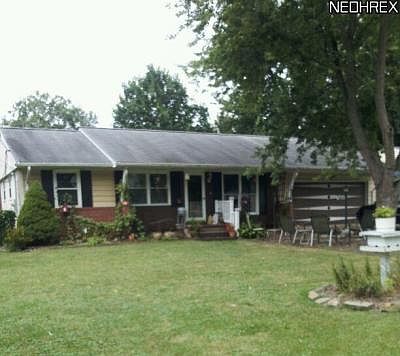 3rd image of 1748 Woodcrest Dr