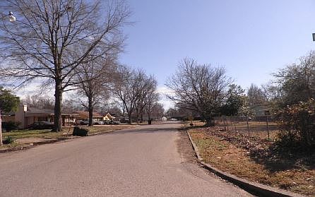 5th image of 668 E McCorkle Cir