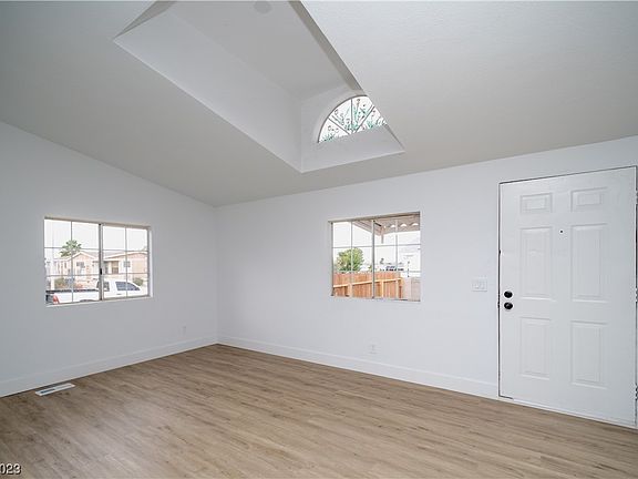 5th image of 6226 Shenandoah Ave