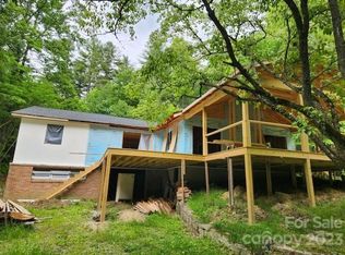 42 Hidden Lake Rd, Hendersonville, NC 28739