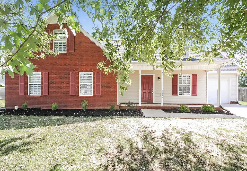 2819 Weybridge Dr