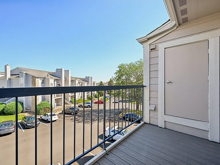 Hunter's Run Apartments — Photo 27